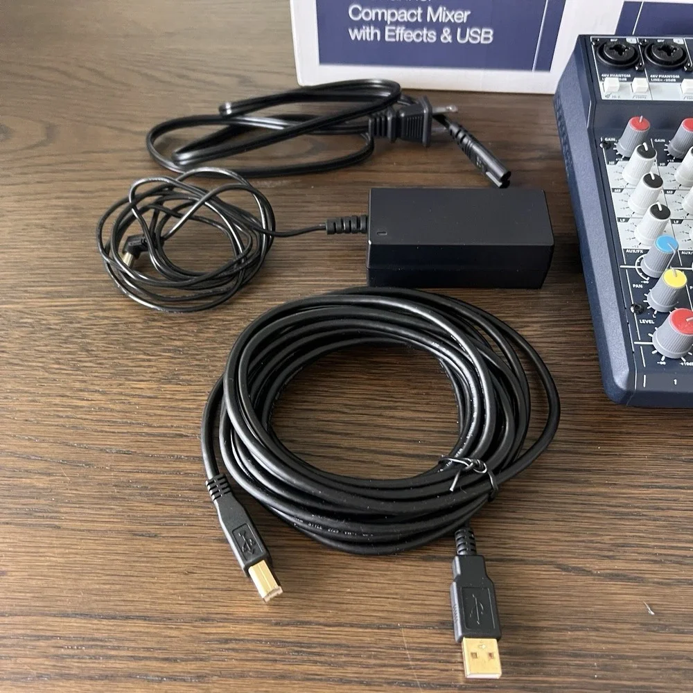 Soundcraft NOTEPAD-8FX 8 Channel Compact Mixer USB & Effects NEW